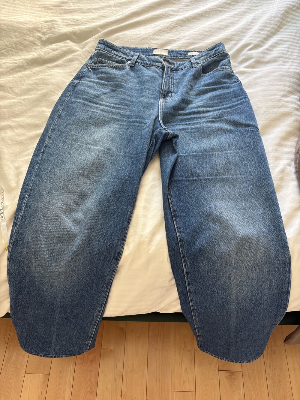 Dynamite Midwash Straight Leg Jeans - Picture 3 of 3